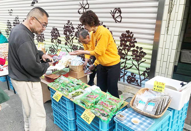 当館より徒歩5分　野沢温泉朝市